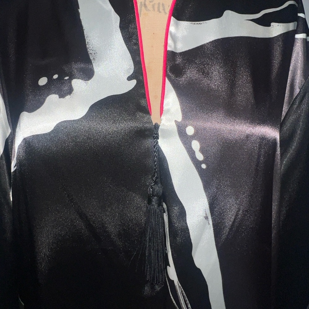 Lejaby Satin Chemise Robe and House Coat- Women's Intimates - Picture 4 of 8